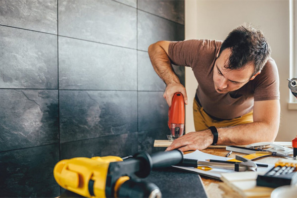 usmi-tech-homepage-section-image-handyman usmi-tech-homepage-section-image-handyman